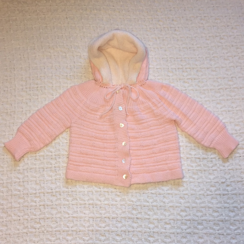 Kaufmann’s pink/white acrylic hooded sweater